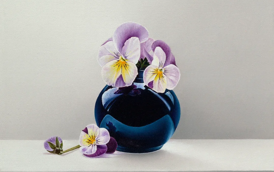 Viooltjes in blauw vaasje (Verkocht)